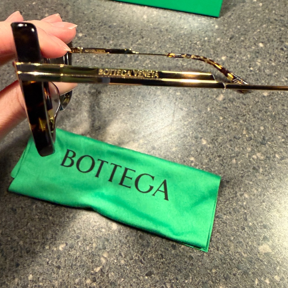 Bottega Veneta BV1241S Sunglasses - Picture 9 of 11